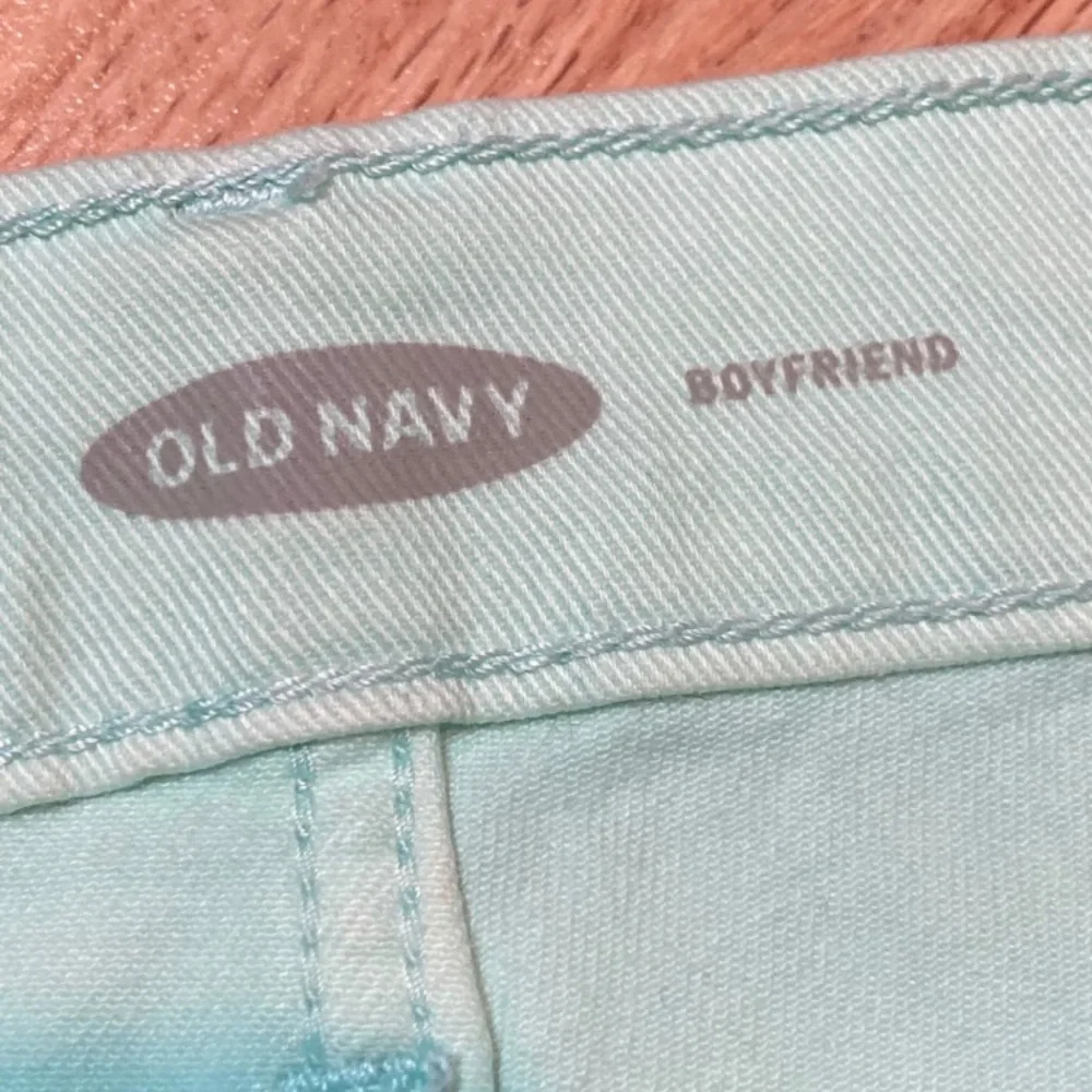 Old Navy Boyfriend shorts 4‎